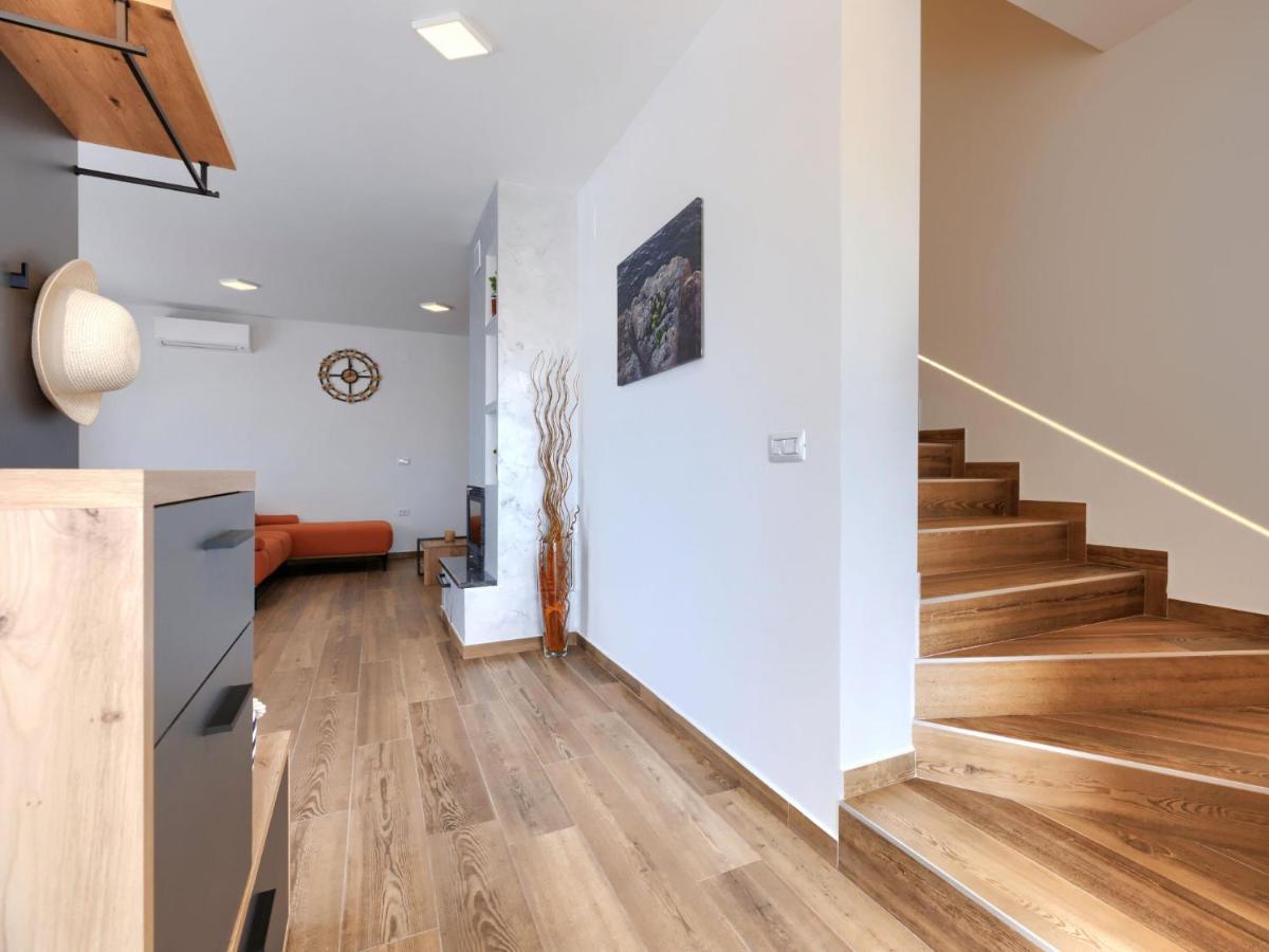 Dora By Interhome *